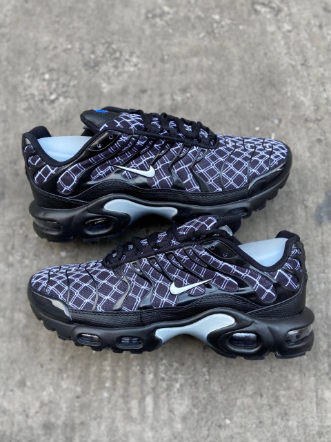 NIKE AIR MAX TN PLUS