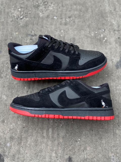 NIKE DUNK