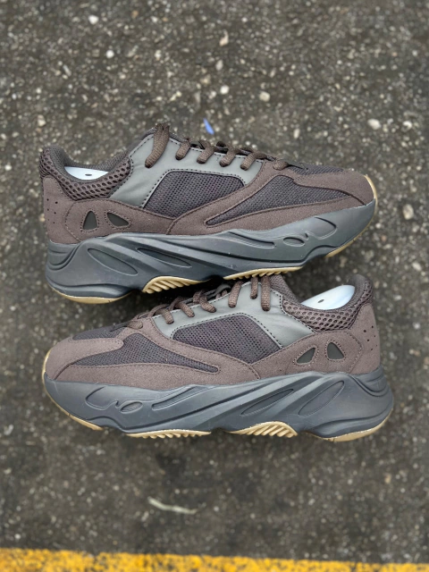 ADIDAS YEEZY 700