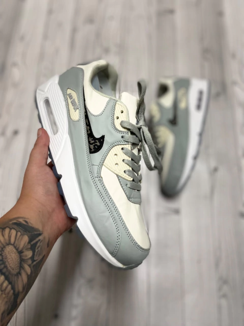 NIKE AIR MAX 90