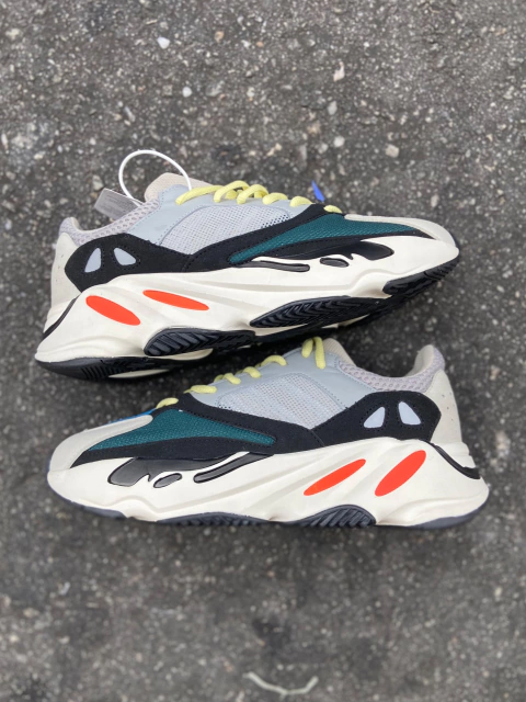 ADIDAS YEEZY 700