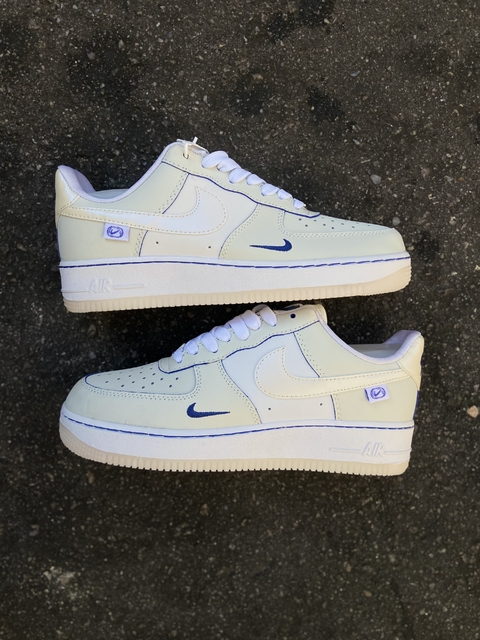 NIKE AIR FORCE F1