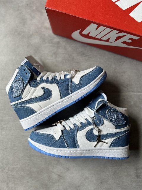 NIKE AIR JORDAN 1
