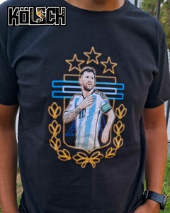 Remera Messi Tres Estrellas - KOLSCH INDUMENTARIA