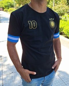 Remera La Diez (Negro)