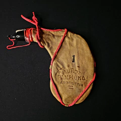 Bota de vino Muñoz Pamplona 2Litros. - (copia)