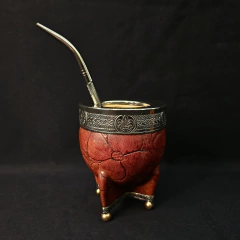 Image of Mate Imperial línea PREMIER con cuero repujado. Incluye bombillón cincelado.