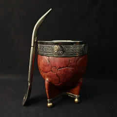 Mate Imperial línea PREMIER con cuero repujado. Incluye bombillón cincelado.