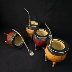 Mate Imperial línea PREMIER con cuero repujado. Incluye bombillón cincelado. - Distinguida Tradición | Marroquinería y Platería Criolla | Regalos exclusivos | San Rafael Mendoza