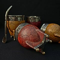 Mate Imperial línea PREMIER con cuero repujado. Incluye bombillón cincelado. - online store