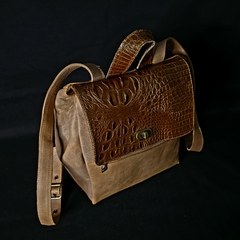 Mochila de cuero combinada. en internet