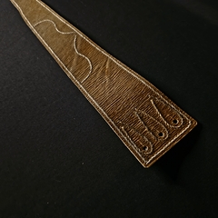 Tirador de cuero crudo con hebilla de bronce - online store