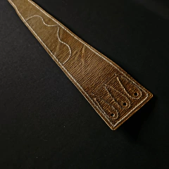 Tirador de cuero crudo con hebilla de bronce - online store