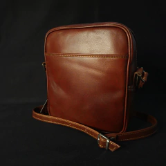 Morral/Bandolera de cuero original. Color suela. - Distinguida Tradición | Marroquinería y Platería Criolla | Regalos exclusivos | San Rafael Mendoza