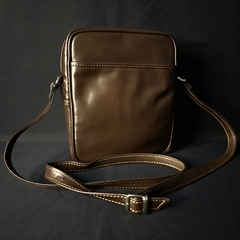 Morral/Bandolera de cuero original. Color Habano. - Distinguida Tradición | Marroquinería y Platería Criolla | Regalos exclusivos | San Rafael Mendoza