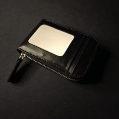 Porta tarjetas de cuero original, modelo Pocket. on internet