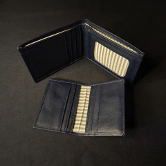 Billetera con porta tarjetas de caballero en cuero original. en internet