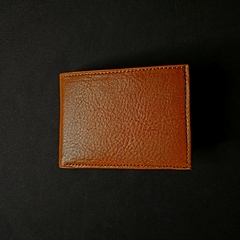 Billetera con porta tarjetas de caballero en cuero original.