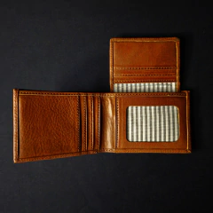 Billetera con porta tarjetas de caballero en cuero original. - comprar online