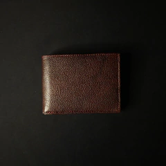 Billetera con porta tarjetas de caballero en cuero original.