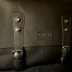 Maletin/Morral de cuero engrasado Vintage negro. - Distinguida Tradición | Marroquinería y Platería Criolla | Regalos exclusivos | San Rafael Mendoza