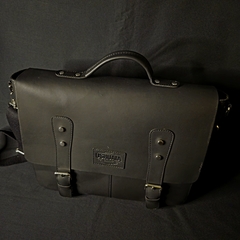 Maletin/Morral de cuero engrasado Vintage negro. - online store
