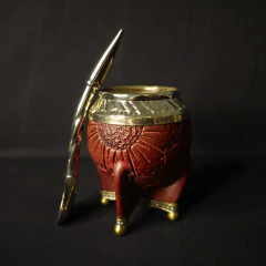 Image of Mate Torpedo, línea PREMIER cuero repujadp con bombillón. de alpaca .