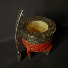 Mate Imperial Premier con bombillón de alpaca cincelado.