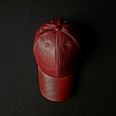Gorra de cuero original. Guinda en internet