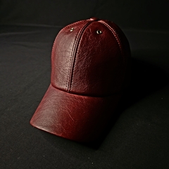 Gorra de cuero original. Guinda