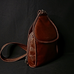 Morral/Mochila de cuero premium con cierres. Color Guinda. - Distinguida Tradición | Marroquinería y Platería Criolla | Regalos exclusivos | San Rafael Mendoza