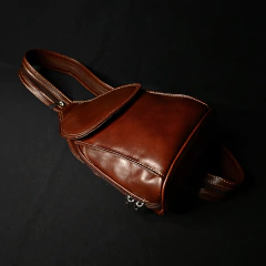 Image of Morral de cuero y pelo premium con cierres. - (copia)