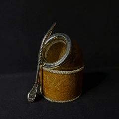 Mate Criollo Argentino con base de cuero tejido. Incluye bombilla - (copia) na internet
