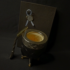 Imagen de Mate Imperial línea PREMIER con bombillón de alpaca y caja.