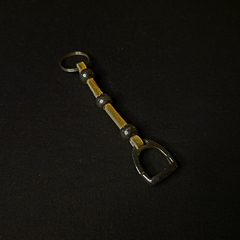 Llavero de cuero original con pasadores de alpaca. Modelo estrubo. - comprar online