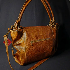 Cartera de cuero modelo Lupina on internet