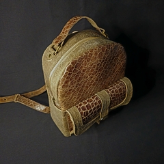 Mochila de cuero y pelo natural . on internet