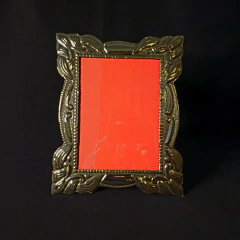Portarretrato de alpaca cincelada. Medida 18x24 - (copia) - buy online