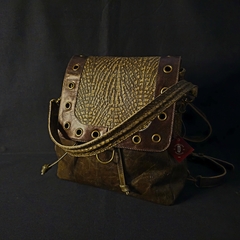 Mochila de dama en cuero original combinado . - (copia)