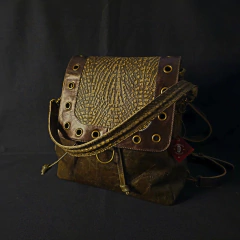 Mochila de dama en cuero original combinado . - (copia)
