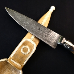 Cuchillo criollo Acero Damasco patrón W Random. - Distinguida Tradición | Marroquinería y Platería Criolla | Regalos exclusivos | San Rafael Mendoza