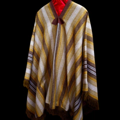Poncho pesado frisado lana natural. - Distinguida Tradición | Marroquinería y Platería Criolla | Regalos exclusivos | San Rafael Mendoza