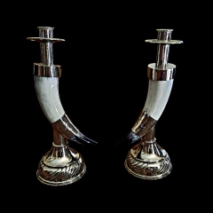 Candelabro de alpaca y hueso