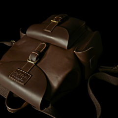 Mochila de cuero engrasado Vintage Big . - Distinguida Tradición | Marroquinería y Platería Criolla | Regalos exclusivos | San Rafael Mendoza