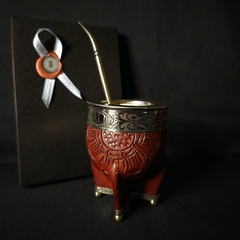 Imagen de Mate Imperial línea PREMIER con bombillón y caja.