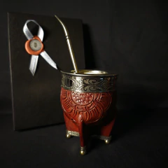 Imagen de Mate Imperial línea PREMIER con bombillón y caja.
