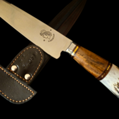 Cuchillo criollo encabado en asta y madera de Guayubira. en internet