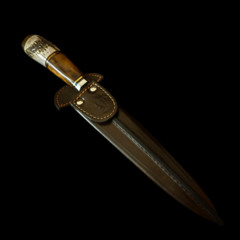 Imagen de Cuchillo criollo encabado en asta y madera de Guayubira.