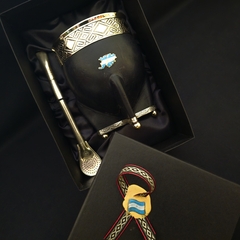 Mate Imperial Malvinas Argentinas en caja . - Distinguida Tradición | Marroquinería y Platería Criolla | Regalos exclusivos | San Rafael Mendoza