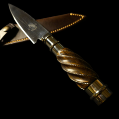 Cuchillo criollo Libertad encabado en Guayubira gallonada. en internet